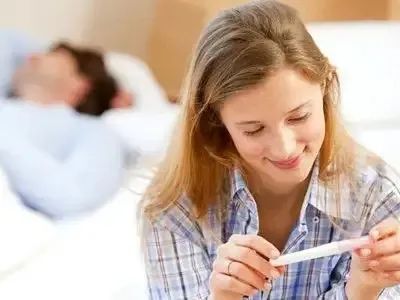 「试管婴儿」鲜胚移植与冻胚移植，哪个成功率高？
