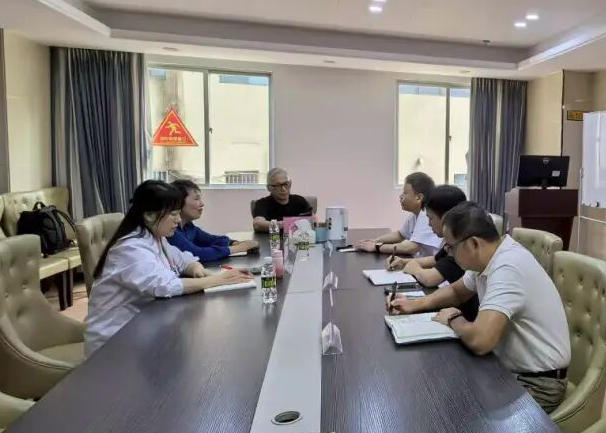海口市妇联家庭教育讲师团执行秘书长唐齐莅临海口玛丽医院参观交流